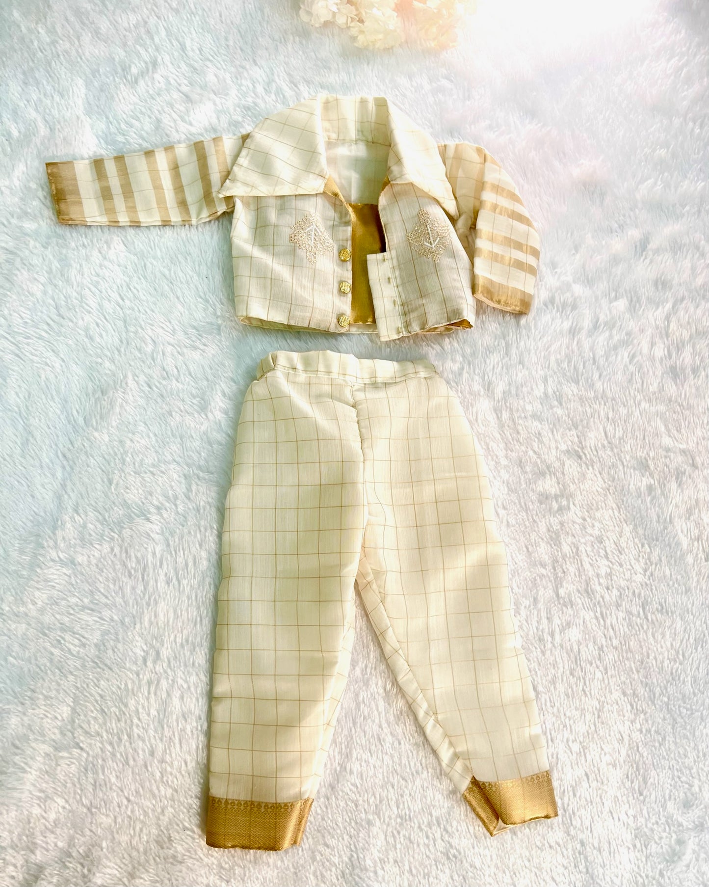 Golden Ivory Modern Ensemble