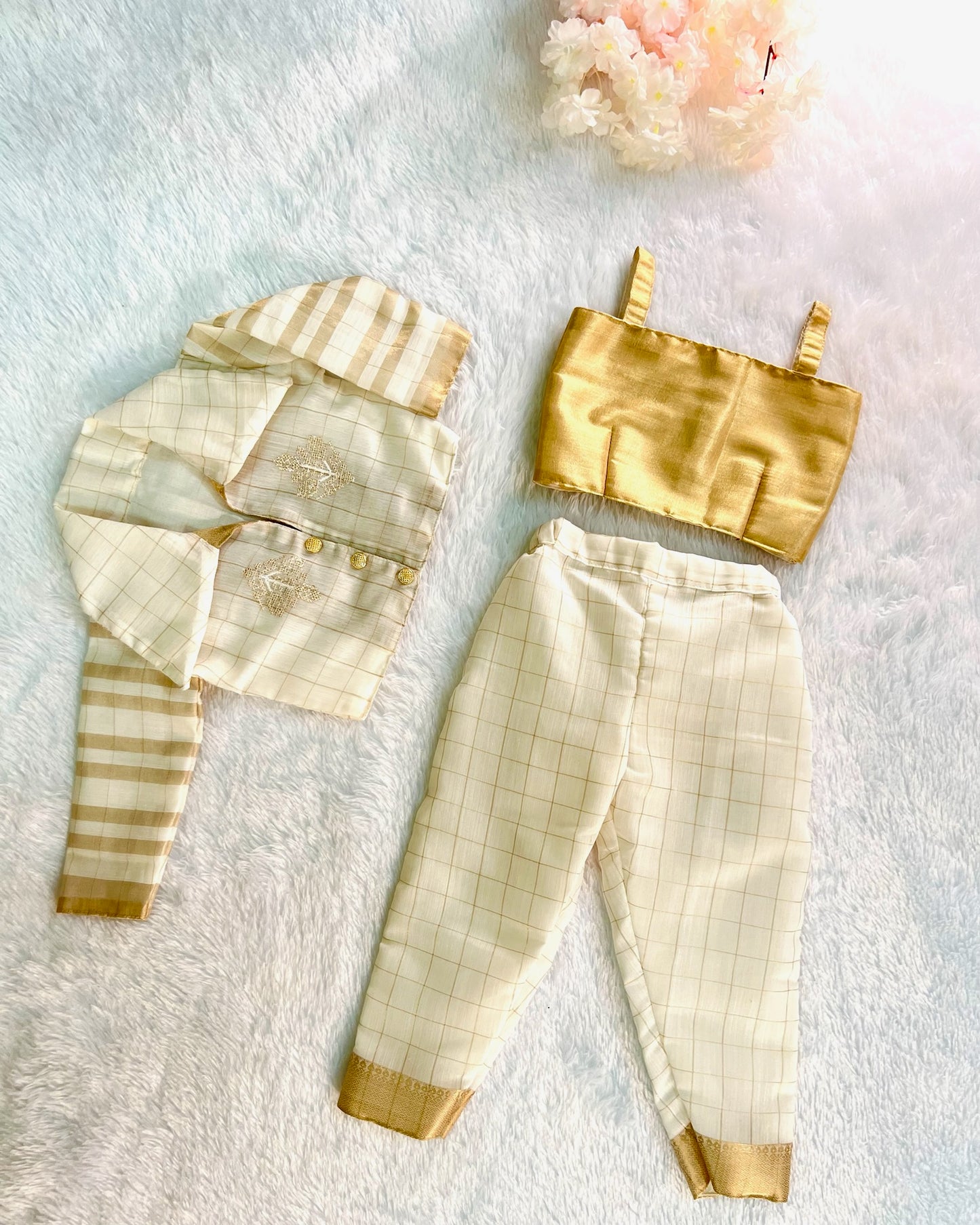 Golden Ivory Modern Ensemble