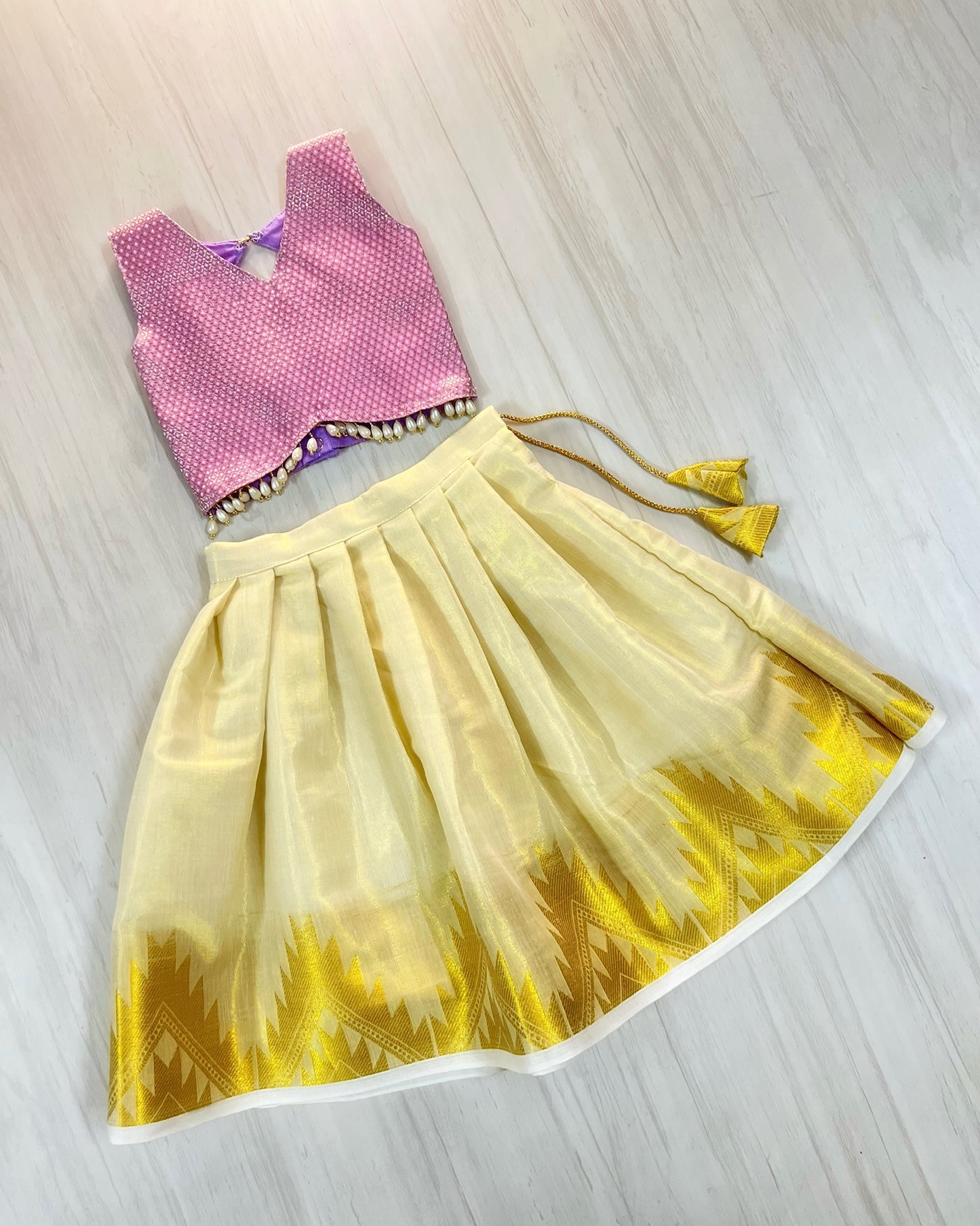 Elegant Lavender With Kerala Style White Cotton Skirt