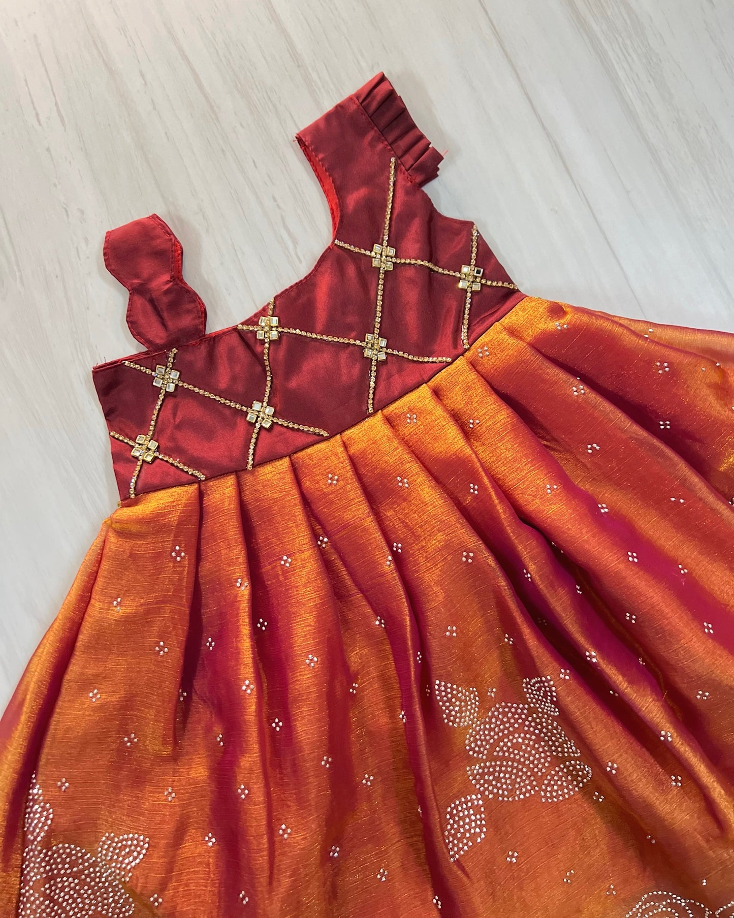 Glowing Crystal Amber One-Side Modern Sleeve Silk Gown